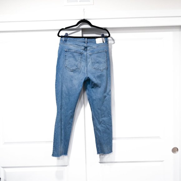 GRLFRND PIPER SUPER HIGH RISE SLIM Destroyed Jean in Size 31 | Size 31 - Picture 6 of 11